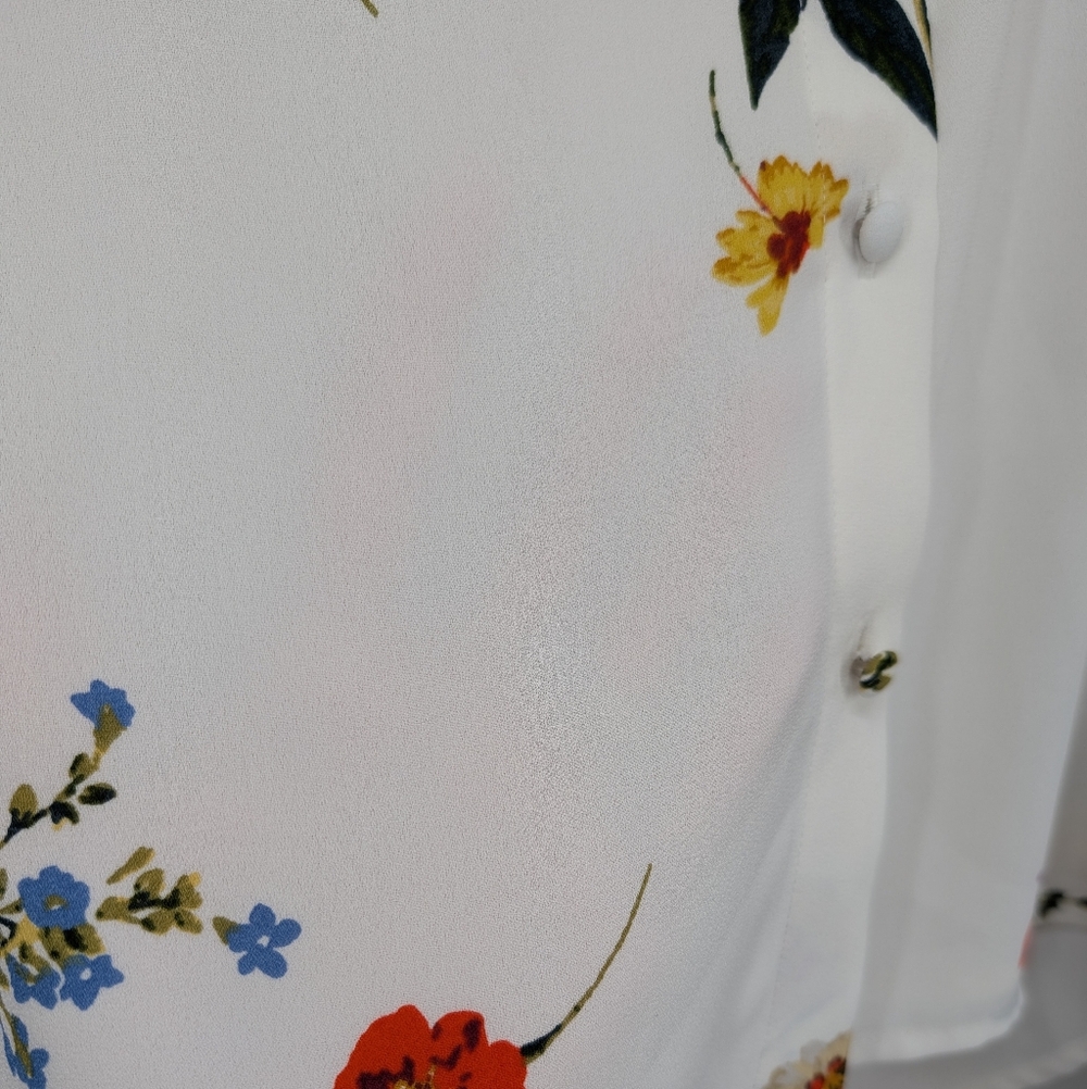 Vince Camuto Floral Print Collared Women's Semi Sheer Blouse Size Medium - Picture 6 of 8